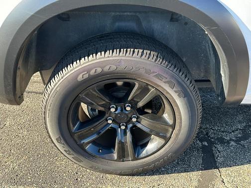 2024 RAM 1500 Classic SLT