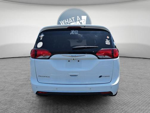 Bright White Clearcoat 2020 Chrysler Pacifica Hybrid Limited