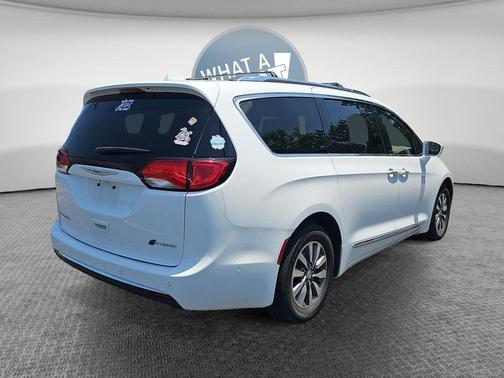Bright White Clearcoat 2020 Chrysler Pacifica Hybrid Limited