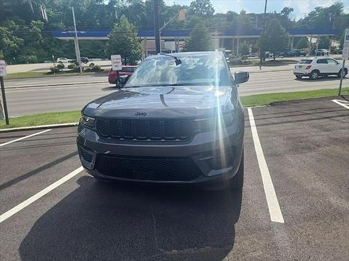 2022 Jeep Grand Cherokee Altitude 4x4