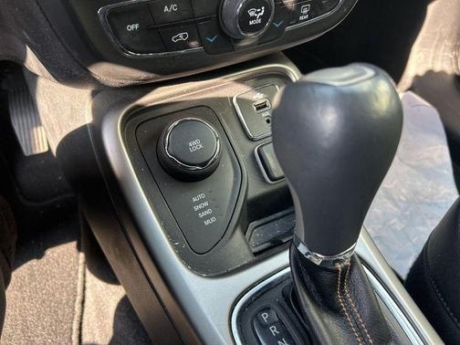 Diamond Black 2017 Jeep Compass Latitude