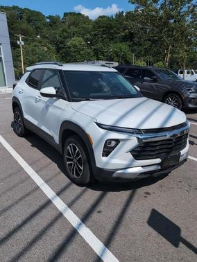 Summit White 2026 Chevrolet Trailblazer LT