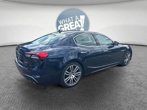 Blu 2022 Maserati Ghibli Modena Q4