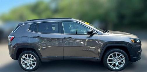 2023 Jeep Compass Latitude Lux FWD