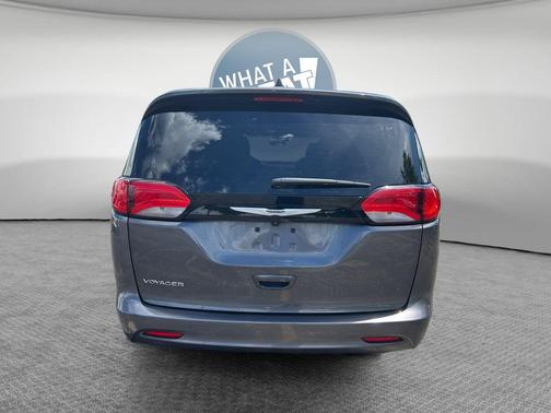 Granite Crystal Clearcoat Metallic 2023 Chrysler Voyager LX