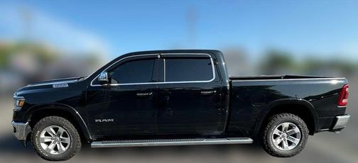 2022 RAM 1500 Laramie Crew Cab 4x4 64' Box