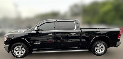2022 RAM 1500 Laramie Crew Cab 4x4 64' Box