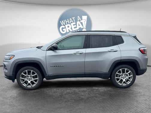 2022 Jeep Compass Latitude Lux