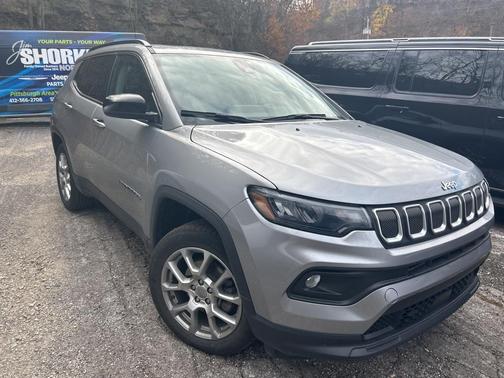 2022 Jeep Compass Latitude Lux