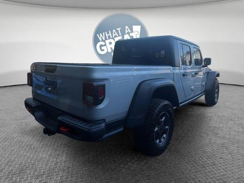 Silver Zynith Clearcoat 2023 Jeep Gladiator Rubicon