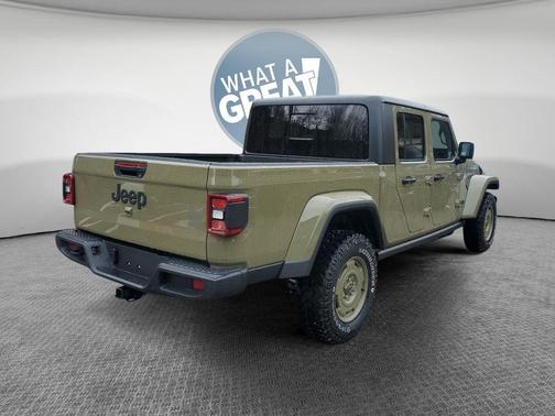 2026 Jeep Gladiator Sport