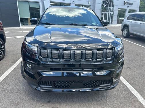 Diamond Black 2022 Jeep Compass Latitude