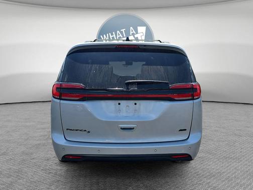 Silver Mist Clearcoat 2023 Chrysler Pacifica Touring-L