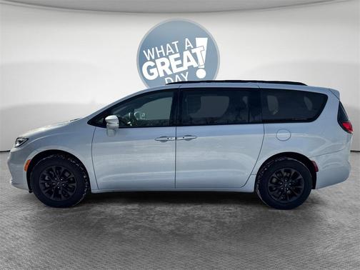 2022 Chrysler Pacifica Touring-L