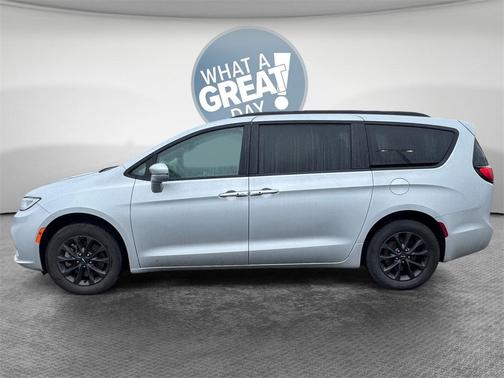 2022 Chrysler Pacifica Touring-L