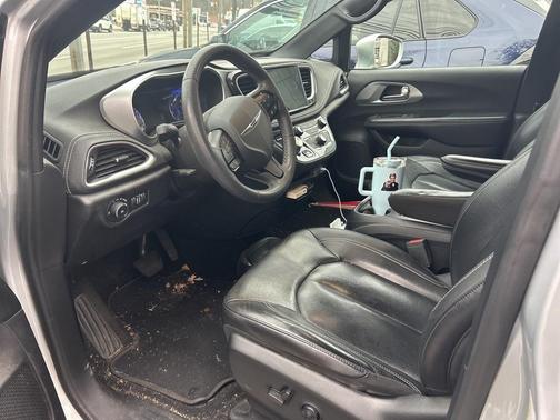 2022 Chrysler Pacifica Touring-L