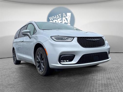 2022 Chrysler Pacifica Touring-L