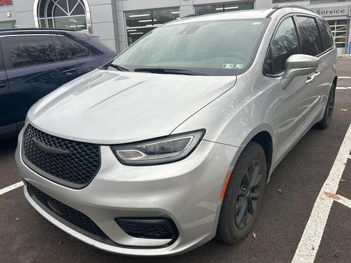 2022 Chrysler Pacifica Touring-L