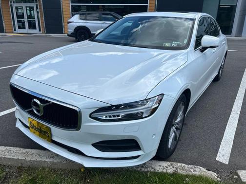 Crystal White Pearl Metallic 2018 Volvo S90 T6 Momentum