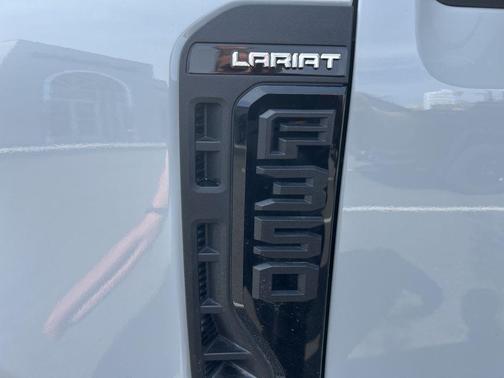 Avalanche 2025 Ford F-350 Lariat Super Duty