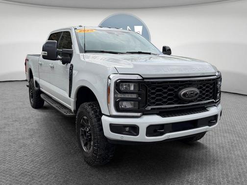 Avalanche 2025 Ford F-350 Lariat Super Duty