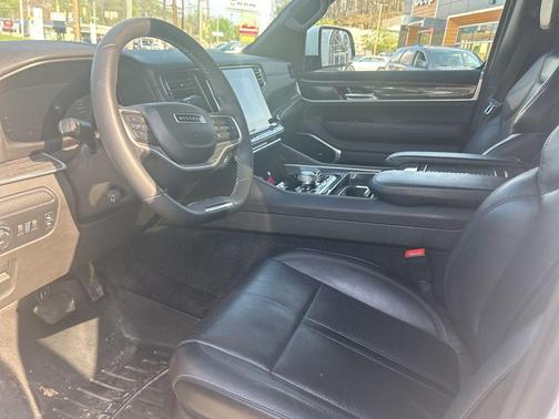 Bright White Clearcoat 2022 Jeep Wagoneer Series III