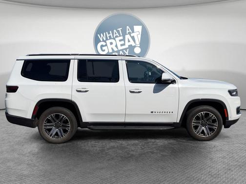Bright White Clearcoat 2022 Jeep Wagoneer Series III