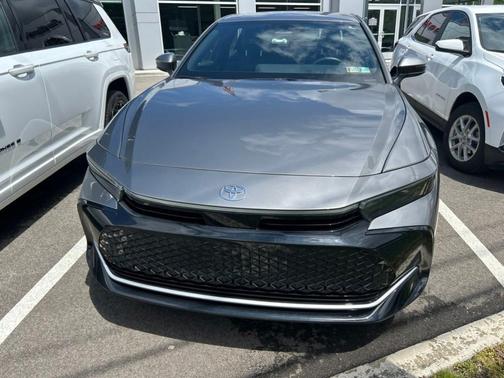 Metal 2024 Toyota Crown XLE
