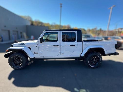 2026 Jeep Gladiator Sport