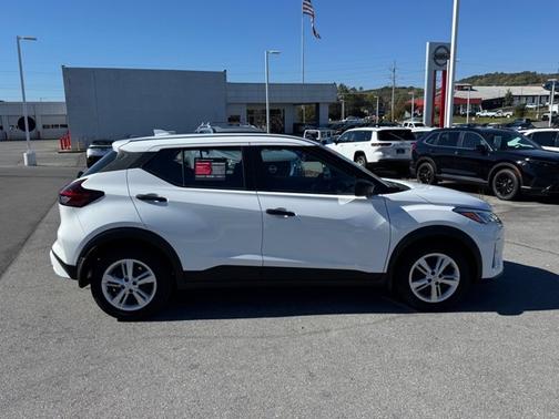 2025 Nissan Kicks Play S