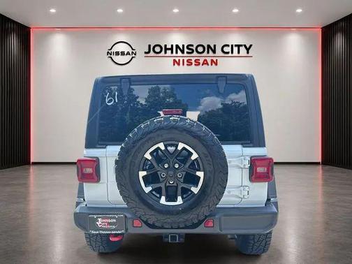 Bright White Clearcoat 2025 Jeep Wrangler Rubicon