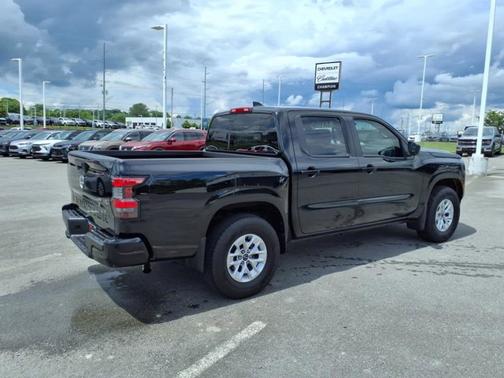 2024 Nissan Frontier SV