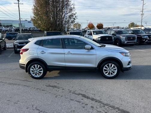 2022 Nissan Rogue Sport S
