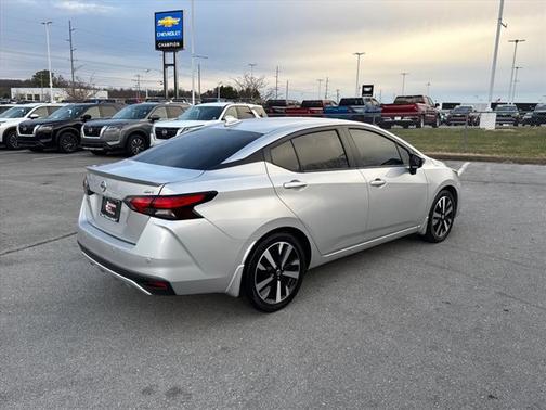 2022 Nissan Versa 1.6 SR