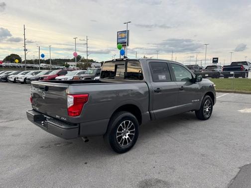 2024 Nissan Titan SV