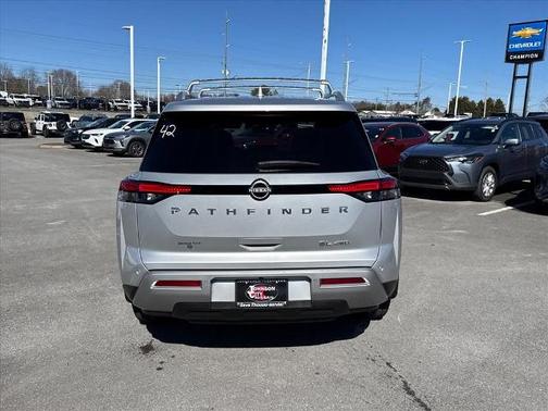 Brilliant Silver Metallic 2024 Nissan Pathfinder SL