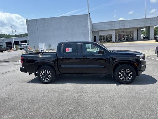 2024 Nissan Frontier SL