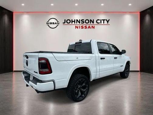 Bright White Clearcoat 2024 RAM 1500 Limited
