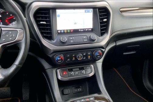 2023 GMC Acadia AWD AT4