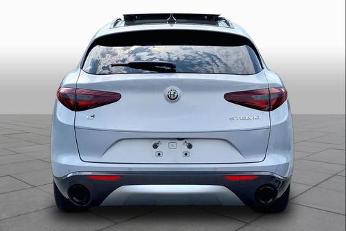 Moonlight Gray Metallic 2023 Alfa Romeo Stelvio Ti