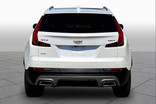 Crystal White Tricoat 2023 Cadillac XT4 Premium Luxury
