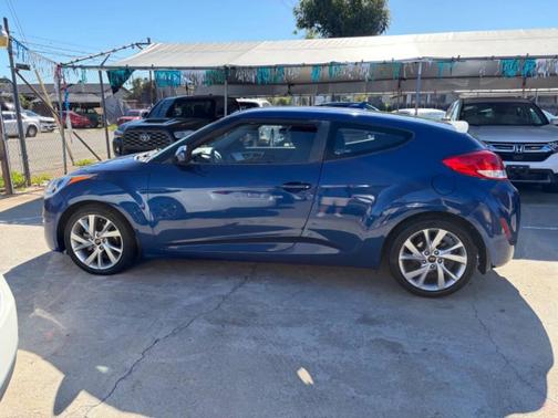 2016 Hyundai Veloster Base