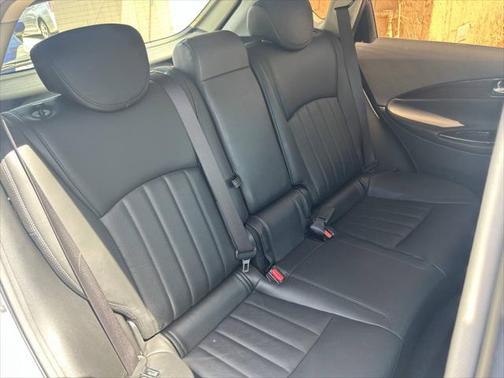 2017 INFINITI QX50 Base