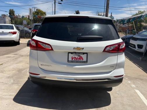 White 2018 Chevrolet Equinox LS
