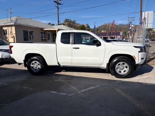 2024 Nissan Frontier S
