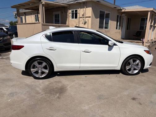 2013 Acura ILX 2.0L w/Premium Package