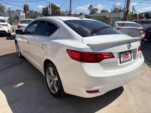 2013 Acura ILX 2.0L w/Premium Package