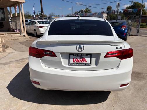 2013 Acura ILX 2.0L w/Premium Package