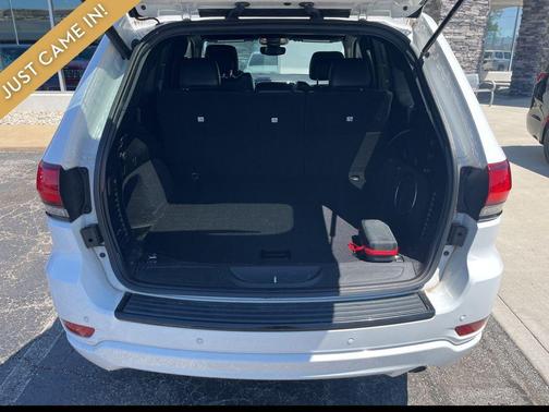 Bright White Clearcoat 2017 Jeep Grand Cherokee Altitude