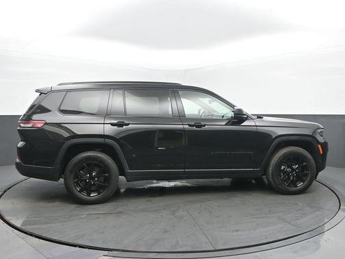 Diamond Black 2024 Jeep Grand Cherokee L Laredo